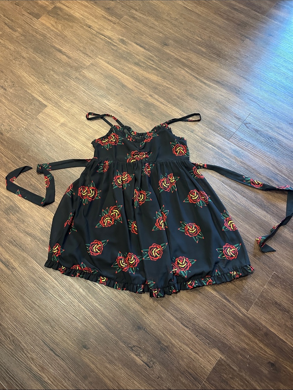 Sourpuss Black Red Rose Print women s Tie-Back strapless dress